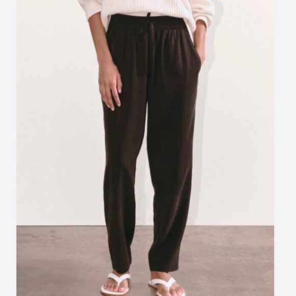 Everlane The Tapered Pant in Butterlite – Black – Size S (NWT) - Picture 1 of 5